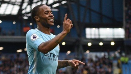  斯特林与切尔西续约五年，周薪降至二十万英镑  