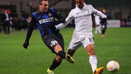  霍芬海姆锋线双星联手轰入四球  